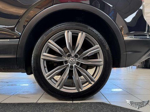Volkswagen Tiguan 2.0 TSI SEL DSG 4Motion Euro 6 (s/s) 5dr 70