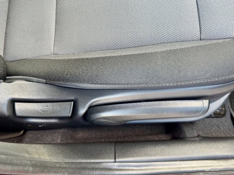 Hyundai i20 MPI PREMIUM SE NAV 17