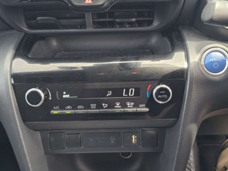 Toyota Yaris Cross 1.5 VVT-h Design SUV 5dr Petrol Hybrid E-CVT Euro 6 (s/s) (116 ps) 43
