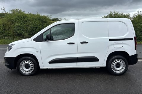 Vauxhall Combo L1H1 2300 100 ps Dynamic Panel Van - No VAT 7