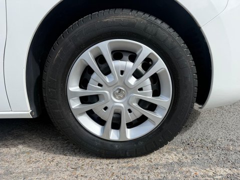 Vauxhall Vivaro L2H1 2900 SPORTIVE S/S 13