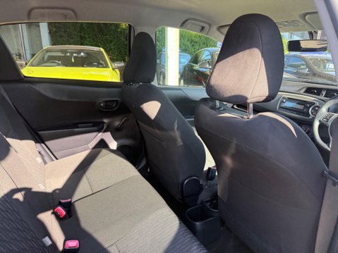 Toyota Yaris 1.0 VVT-i Edition Euro 5 5dr 21