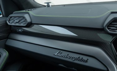 Lamborghini Urus S 24