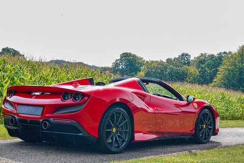 Ferrari F8 SPIDER 4