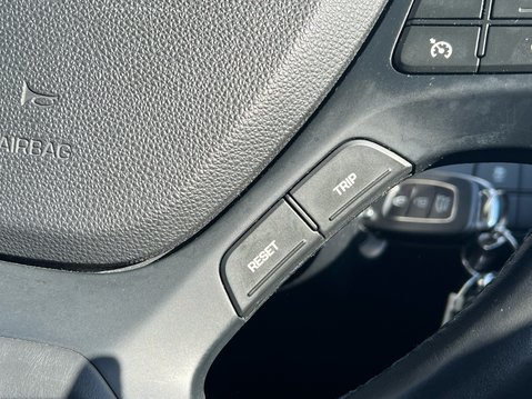 Hyundai i10 GO SE 33