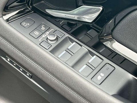 Land Rover Range Rover Evoque 2.0 Range Rover Evoque R-Dynamic SE D Automatic 4WD 5dr *NATIONAL DELIVERY* 54