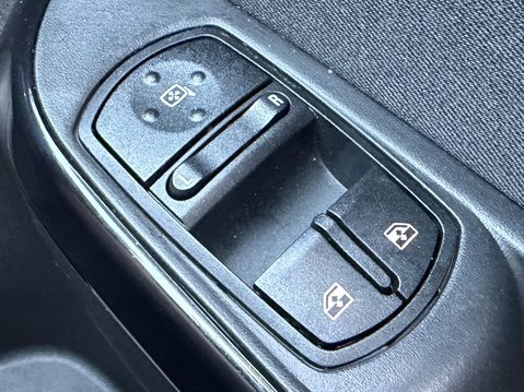 Vauxhall Corsa 1.4(75) Energy 5dr (AC) 32