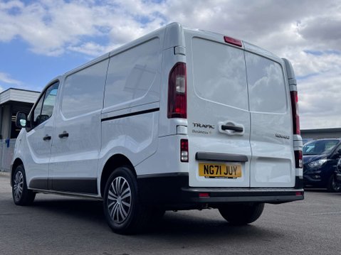 Renault Trafic 2.0 dCi ENERGY 28 Business+ Panel Van 5dr Diesel Manual SWB Standard Roof E 14