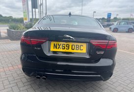 Jaguar XE R-DYNAMIC SE AUTO 8