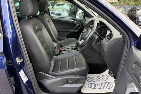 Volkswagen Tiguan R LINE TSI BMT 4MOTION DSG -RARE LEATHER INTERIOR -CAMERA -APPLE CARPLAY  17