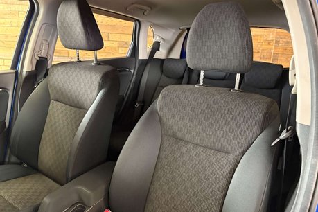 Honda Jazz 1.3L DOHC i-VTEC 32