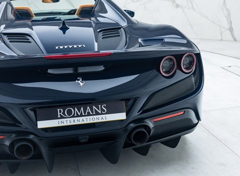 Ferrari F8 SPIDER 36