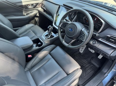 Subaru Outback TOURING 16