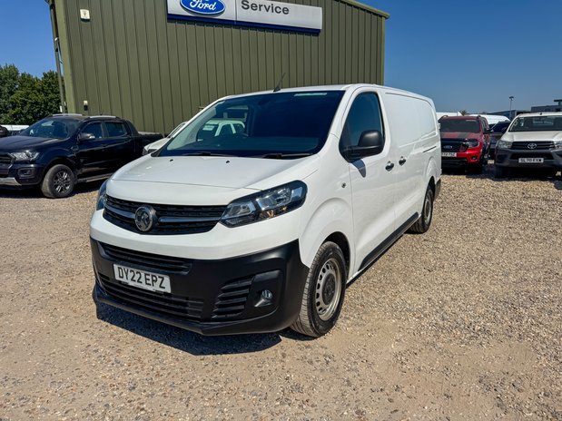 Vauxhall Vivaro AUTO LWB [SOLD SM] L2H1 Low Roof 3100 Dynamic Air Con SELECT 2