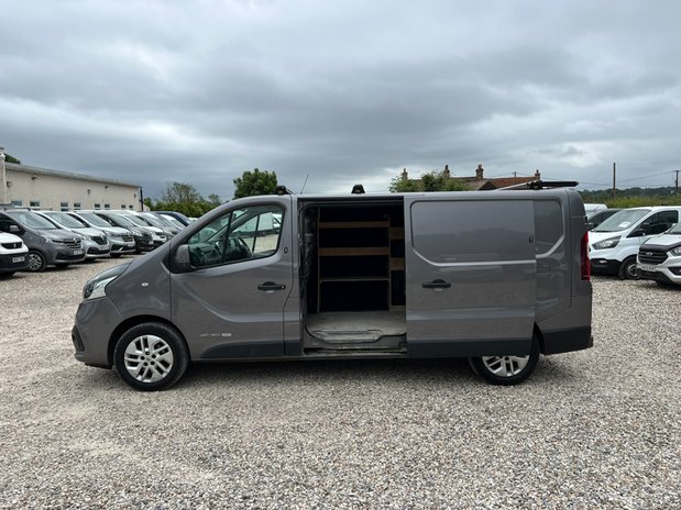 Renault Trafic LWB L2H1 Low Roof Sport 296 Air Con Nav Sensors EU 11