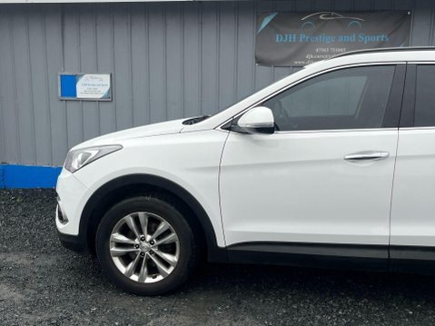 Hyundai SANTA FE 2.2 CRDi Blue Drive Premium 4WD Euro 6 (s/s) 5dr 17