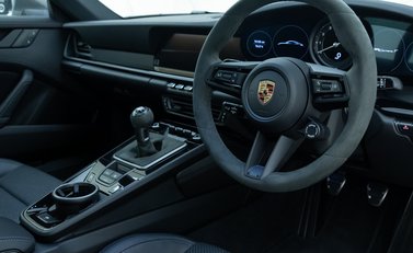 Porsche 911 Carrera T (992) 10
