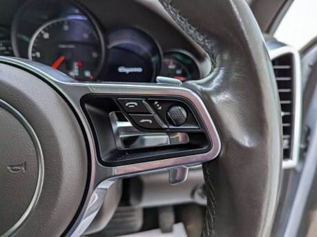 Porsche Cayenne 3.0 Cayenne D Platinum Edition V6 Tiptronic S A 4WD 5dr 76