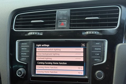 Volkswagen Golf GTD -TWO OWNERS -£20 ROAD TAX -9 SERVICES - ORIGINAL & UNMODIFIED -KEYLESS 40