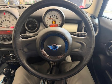 Mini Hatch 2.0 Cooper D Auto Euro 5 3dr 26