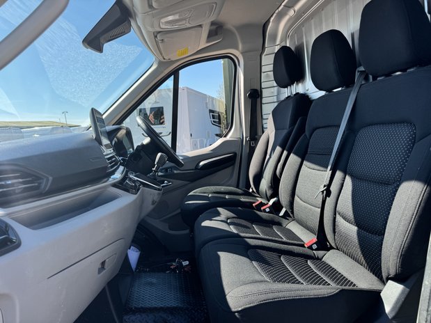 Maxus Deliver 9 LWB L3H2 Medium Roof LUX Air Con Alloys Camera Sensors SELECT 11