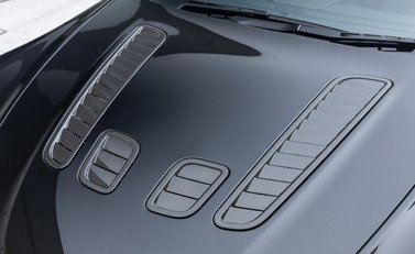 Aston Martin V12 Vantage S 38