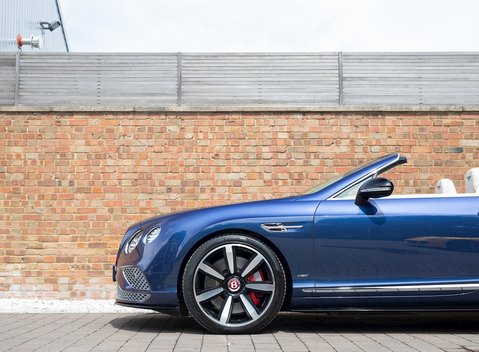 Bentley Continental GT V8 S Mulliner Convertible 27