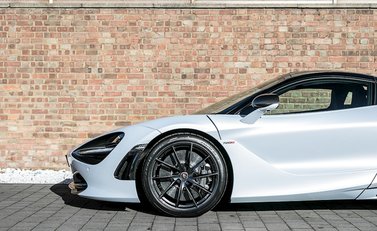 McLaren 720S Performance 22