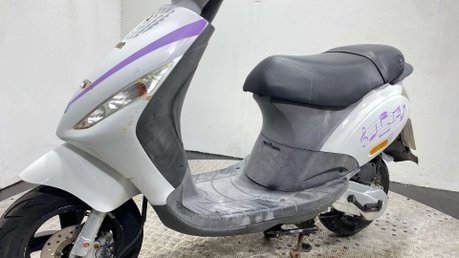 Piaggio Zip 2010 2 STROKE PROJECT SCOOTER SPARES OR REPAIR 50CC 14