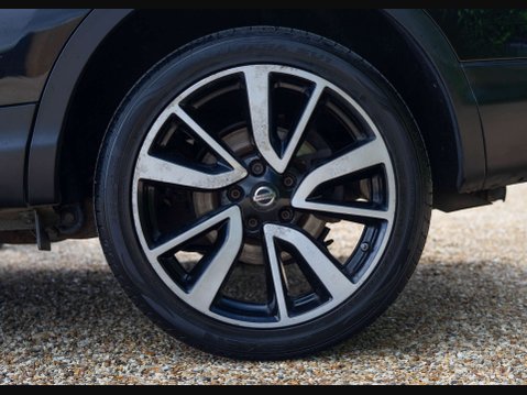 Nissan Qashqai 1.5 Qashqai Tekna dCi 5dr 18
