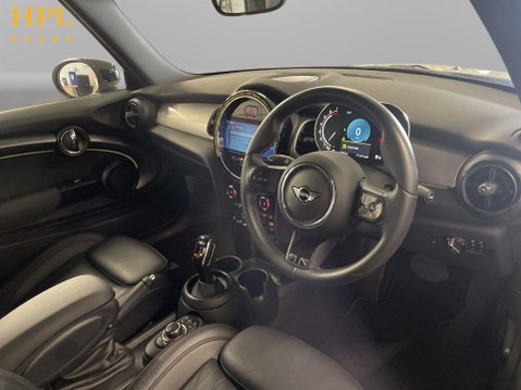 Mini Convertible 1.5 Cooper Exclusive Convertible 2dr Petrol Steptronic Euro 6 (s/s) (136 ps 12