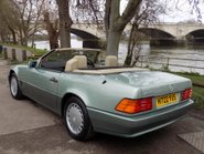 Mercedes-Benz SL Series 500SL-32 2