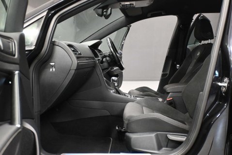 Volkswagen Golf 2.0 Golf R TSi 4Motion Semi-Auto 4WD 5dr 47