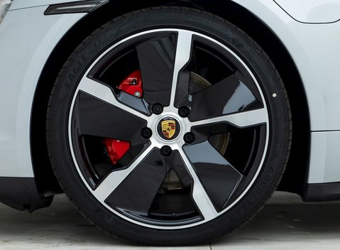 Porsche Taycan 4S Sport Turismo 8