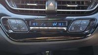 Toyota C-HR 1.8 VVT-h Icon SUV 5dr Petrol Hybrid CVT Euro 6 (s/s) (122 ps) 31
