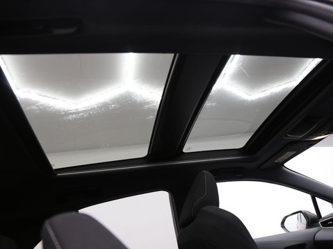 Toyota Corolla 2.0 VVT-h Design CVT Euro 6 (s/s) 5dr 24