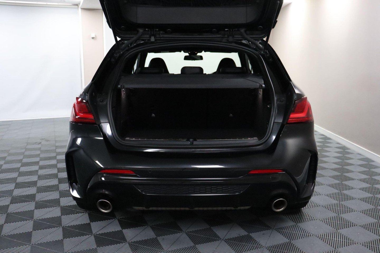 2021 BMW 1 Series — image 11