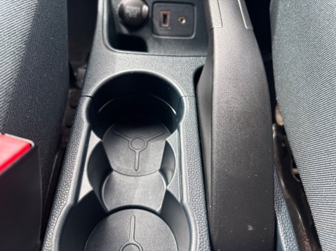 Ford Fiesta TITANIUM 24