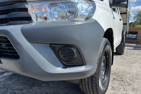 Toyota Hilux Active 4WD Ecb Arborous Tipper Truck - New Body 21