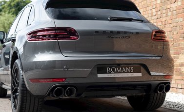 Porsche Macan GTS 24