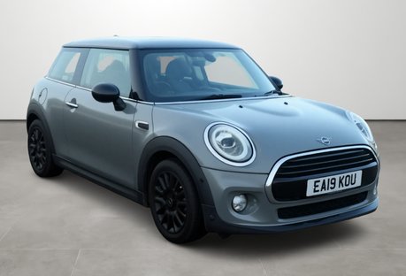 Mini Hatchback 1.5 Cooper Classic II 3dr [Comfort/Nav Pack]