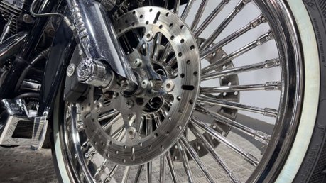 Harley-Davidson Touring 1690 FLHRC ROADKING CLASSIC 2012 TO MANY EXTRAS 21' WHEEL 14