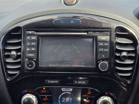 Nissan Juke 1.6 Acenta Premium SUV 5dr Petrol CVT Euro 5 (117 ps) 30
