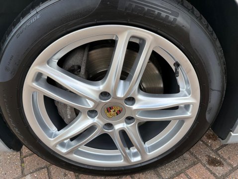 Porsche Panamera 3.0D V6 TiptronicS Euro 5 (s/s) 5dr 75