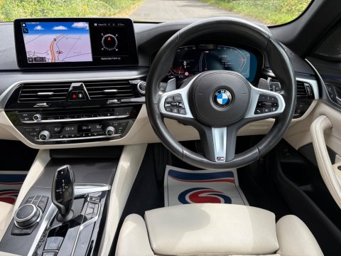 BMW 5 Series 520D M SPORT TOURING MHEV 2