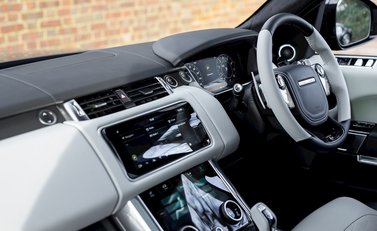 Land Rover Range Rover Sport 5.0 SVR 16