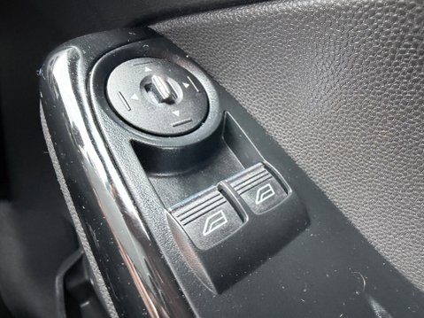 Ford Fiesta 1.0 ZETEC 18