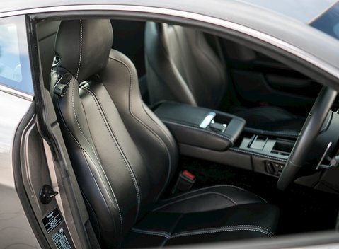 Aston Martin V12 Vantage S 12