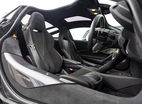 McLaren 720S Performance 12