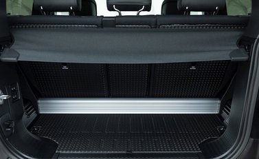 Land Rover Defender 90 X D300 27